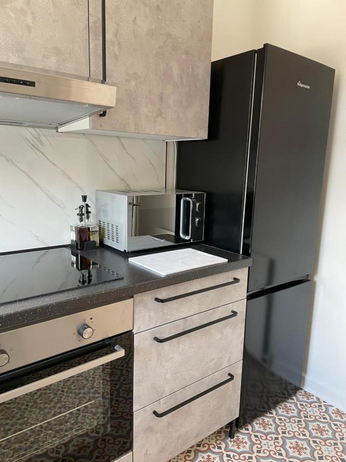 Lovely 2 Bed Apartment, Arnold Town Centre. 诺丁汉 外观 照片
