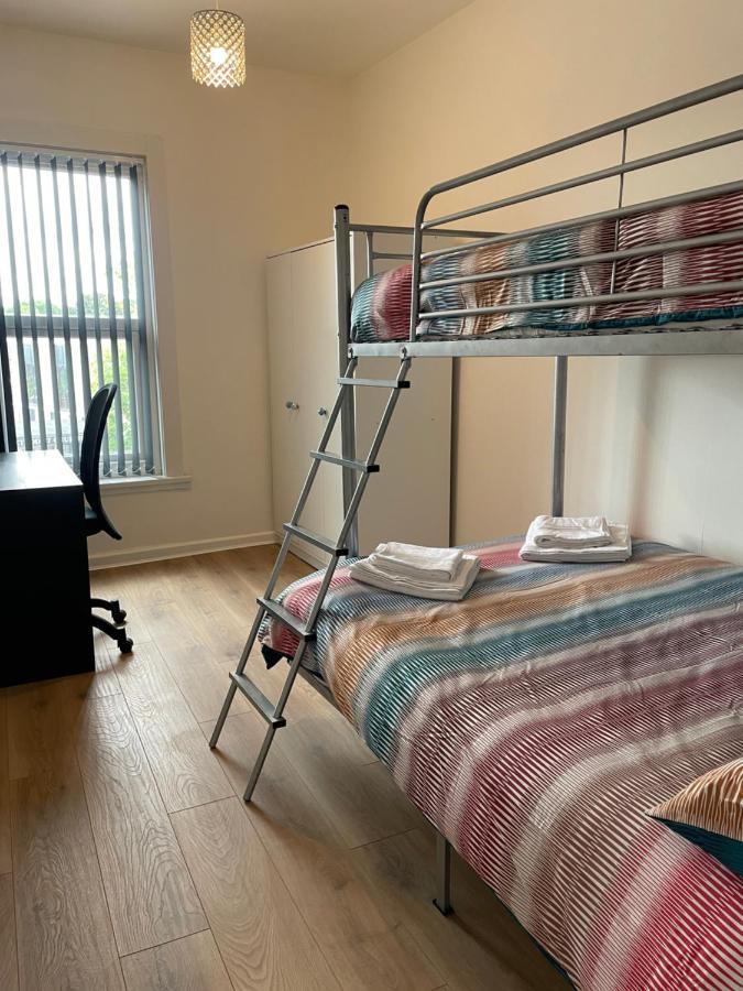 Lovely 2 Bed Apartment, Arnold Town Centre. 诺丁汉 外观 照片